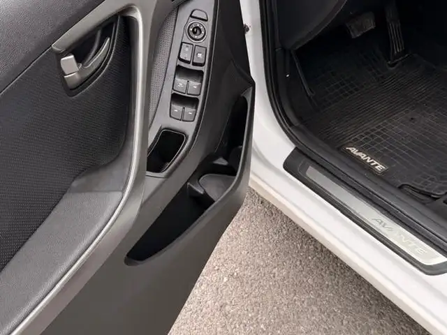 Hyundai Avante 2011