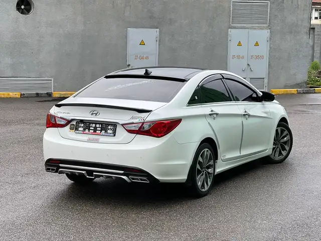 Hyundai Sonata 2011