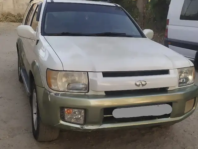 Infiniti QX 2004