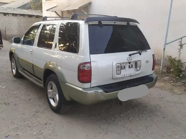Infiniti QX 2004