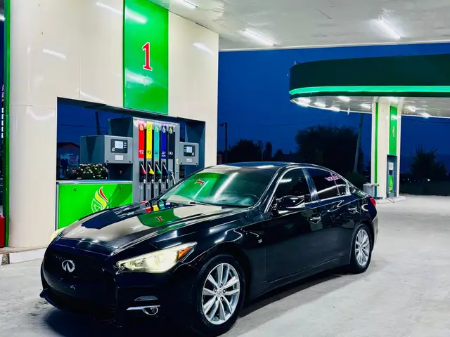 Infiniti Q 2015