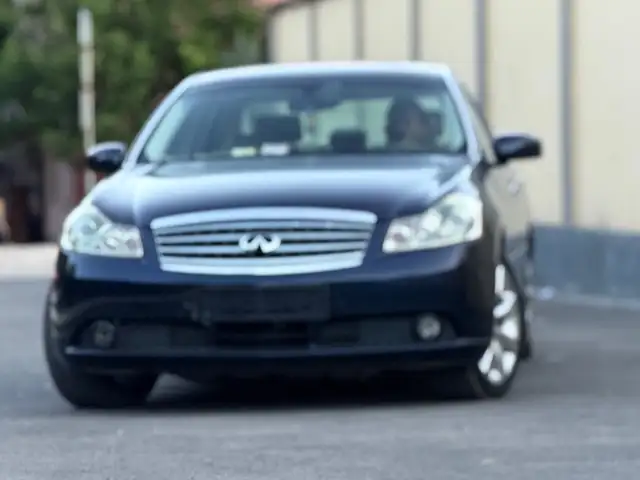 Infiniti M 2005