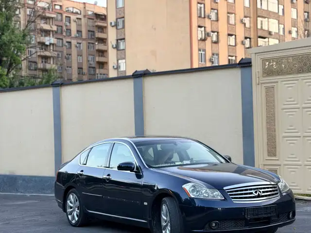 Infiniti M 2005