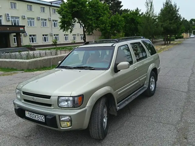 Infiniti Q 1999
