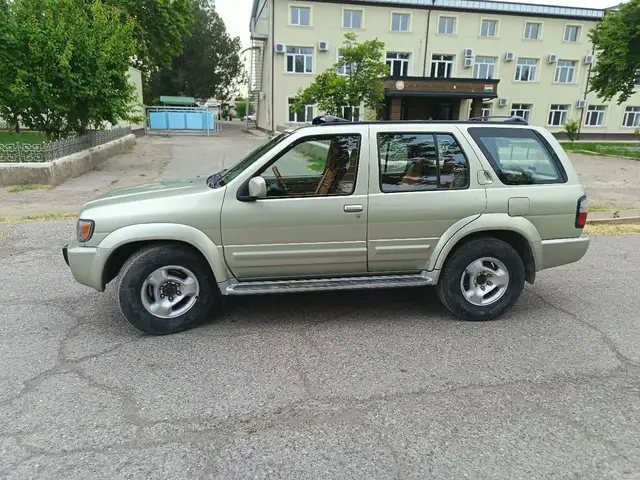 Infiniti Q 1999
