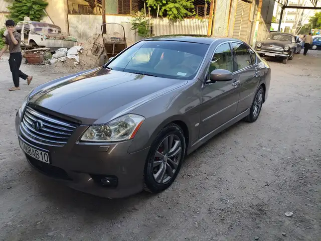 Infiniti M 2008