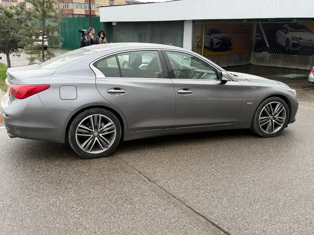 Infiniti Q 2015