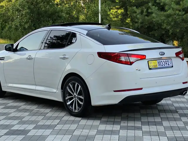 Kia K5 2011