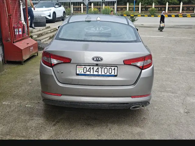 Kia K5 2011