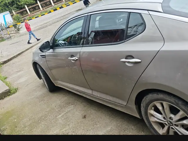Kia K5 2011