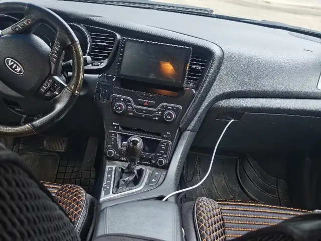 Kia K5 2011