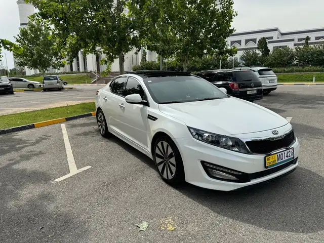 Kia K5 2011