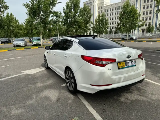 Kia K5 2011