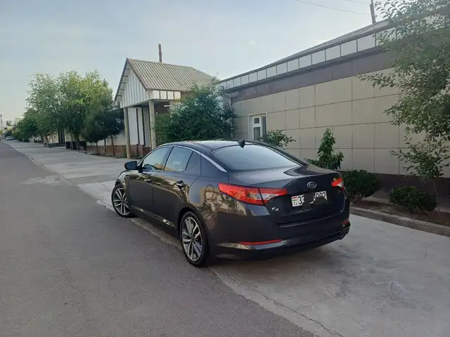Kia K5 2010