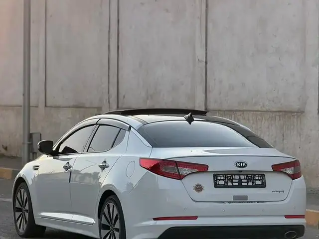 Kia K5 2011