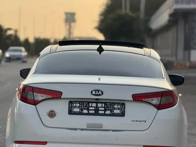 Kia K5 2011