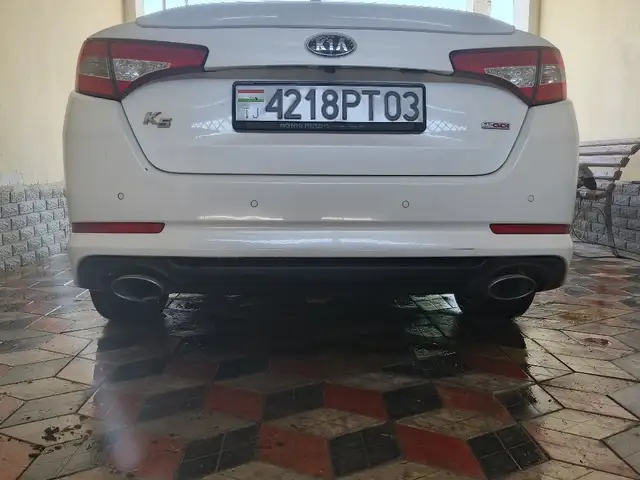 Kia K5 2011