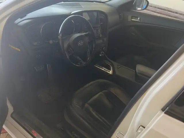 Kia K5 2011