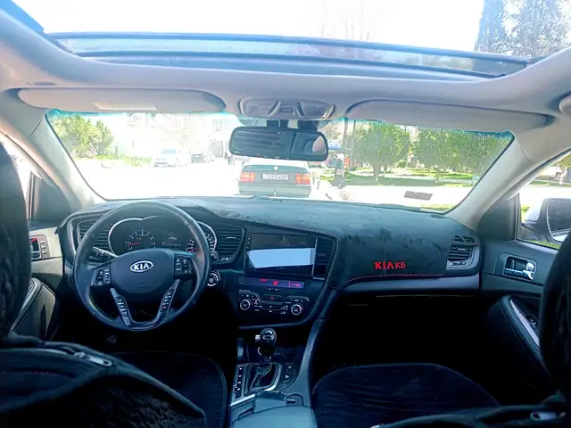 Kia K5 2011