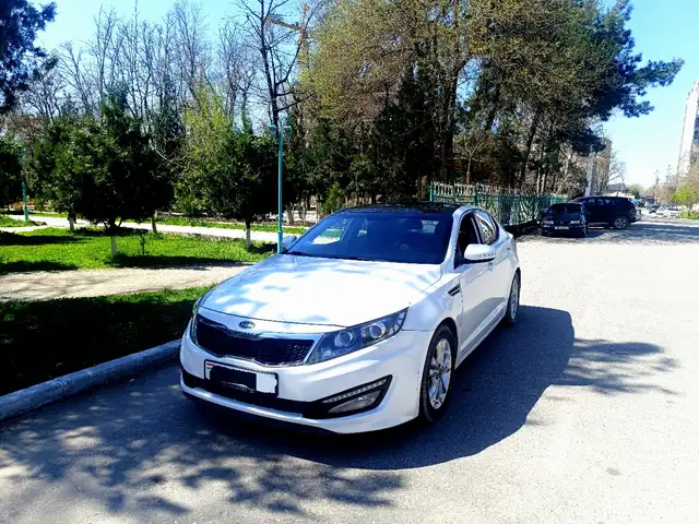 Kia K5 2011