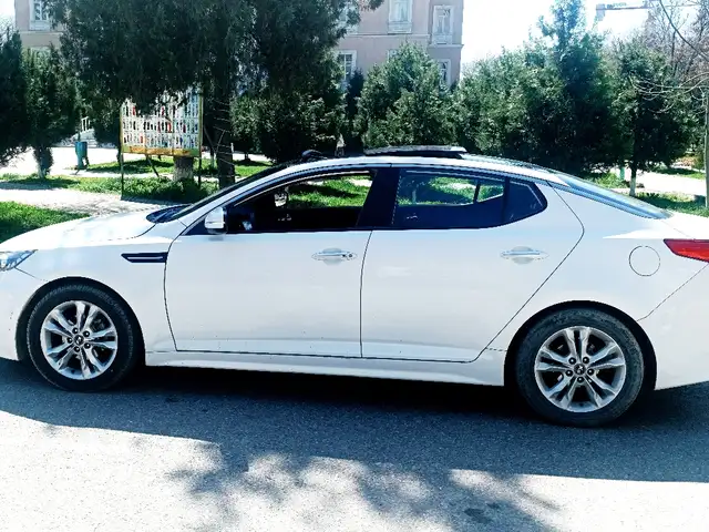 Kia K5 2011