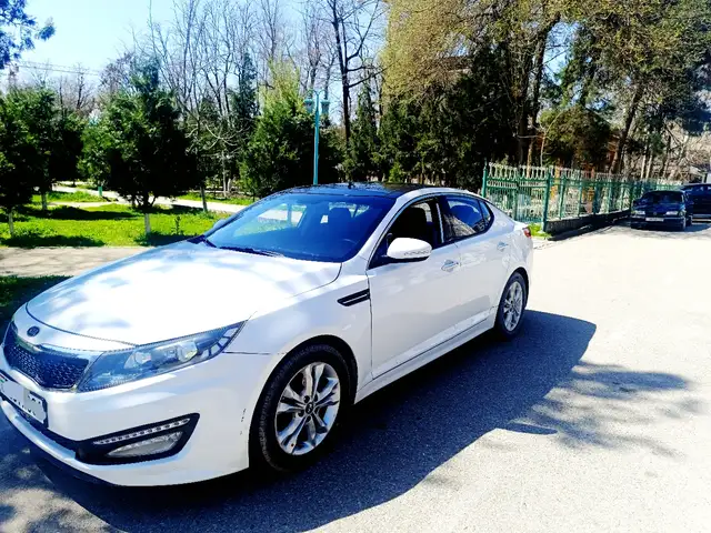 Kia K5 2011