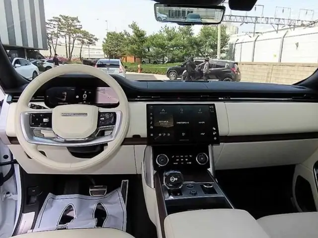 Land Rover Range Rover 2023