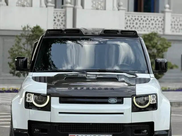 Land Rover Defender 2021