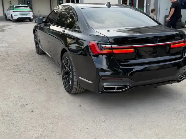 BMW 7 2011