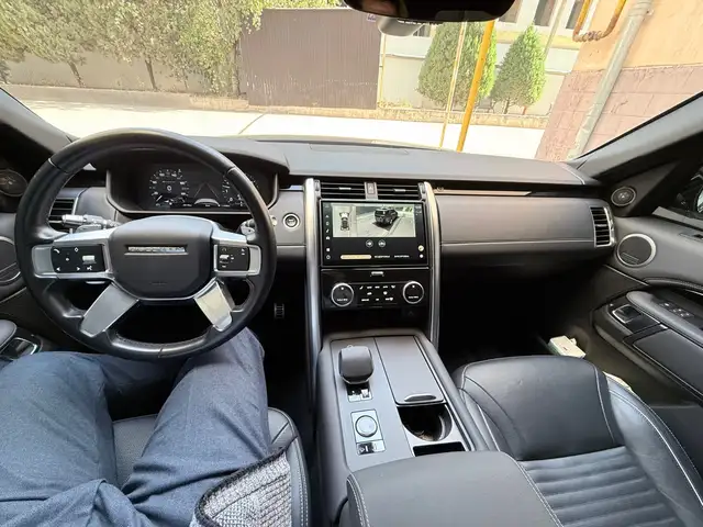 Land Rover Discovery 2021