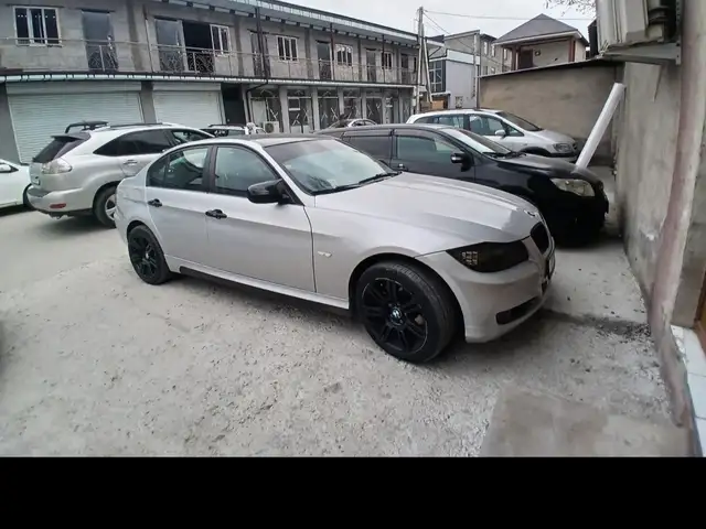 BMW 3 2011