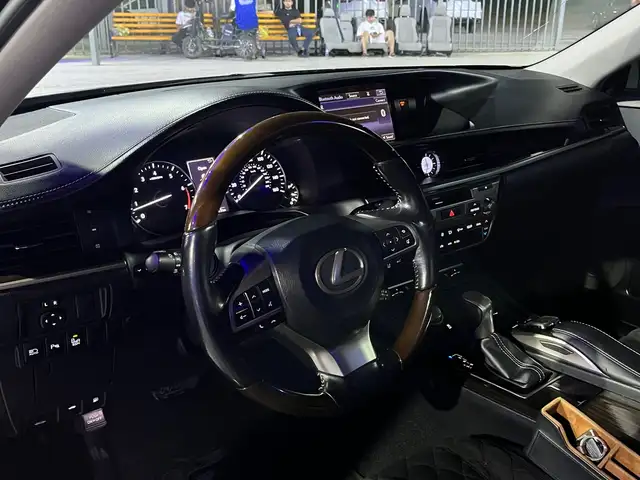 Lexus ES 2016