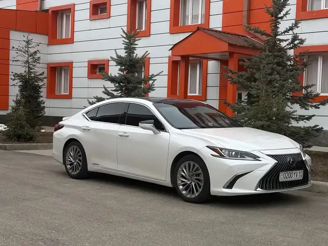 Lexus ES 2019