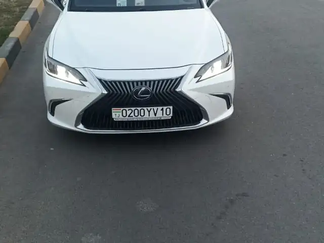 Lexus ES 2019
