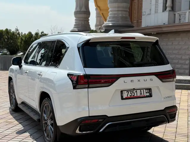 Lexus LX 2024