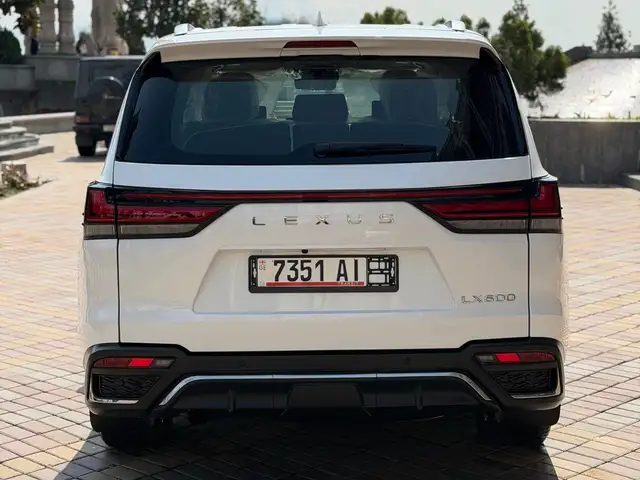 Lexus LX 2024