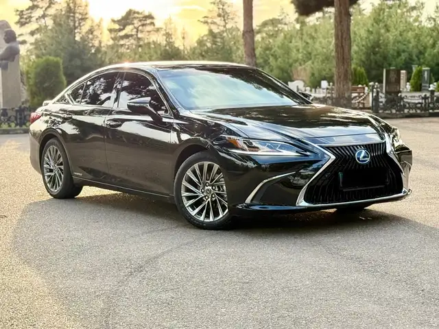 Lexus ES 2020