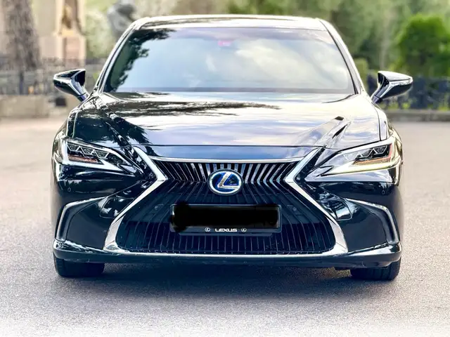Lexus ES 2020