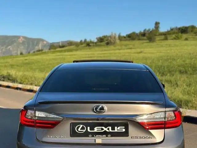 Lexus ES 2016