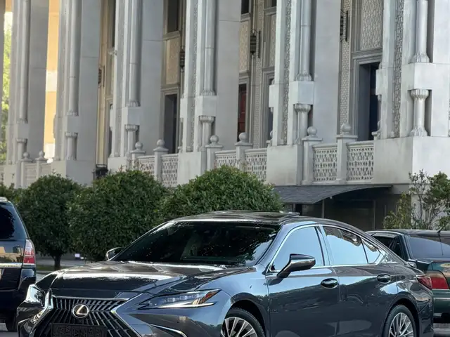 Lexus ES 2022