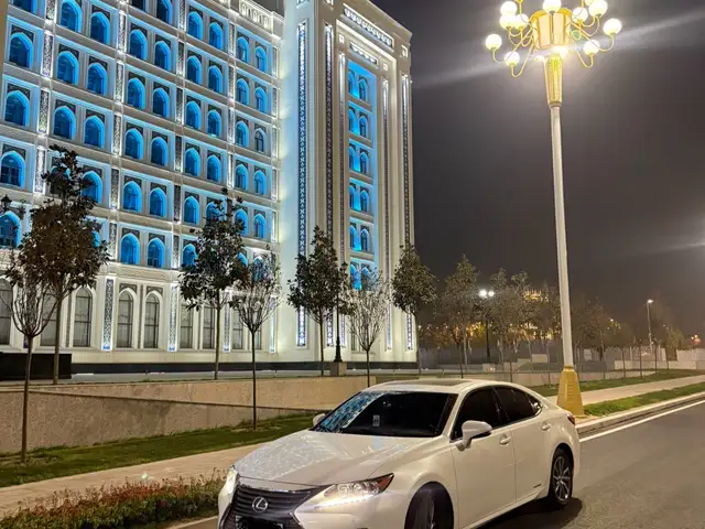 Lexus ES 2016