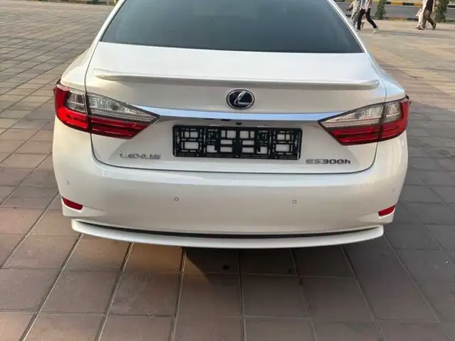 Lexus ES 2016