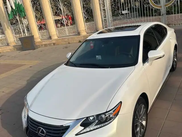 Lexus ES 2016