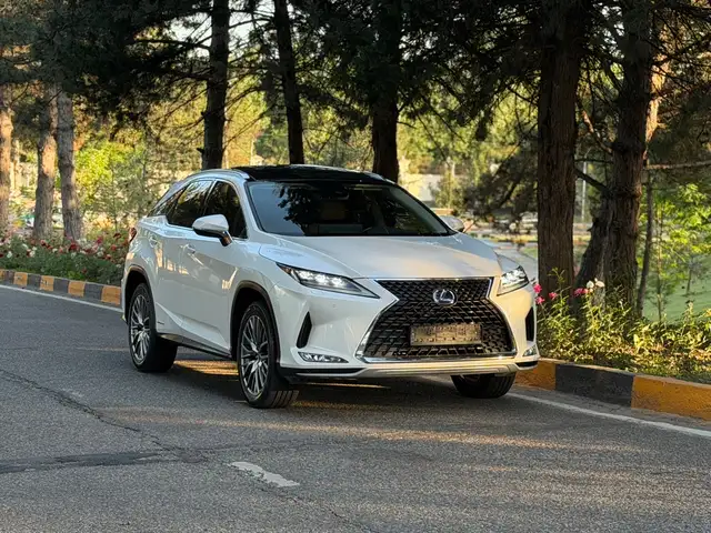 Lexus RX 2021