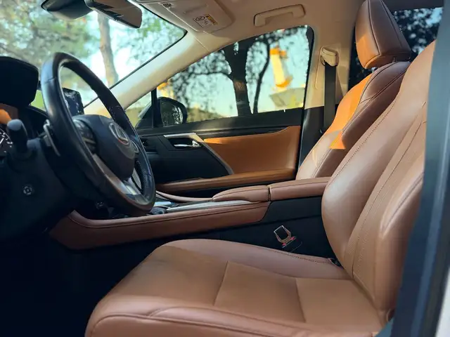 Lexus RX 2021