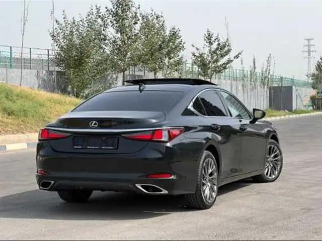 Lexus ES 2021