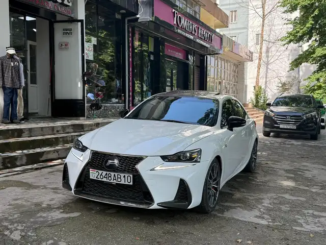 Lexus IS 2016