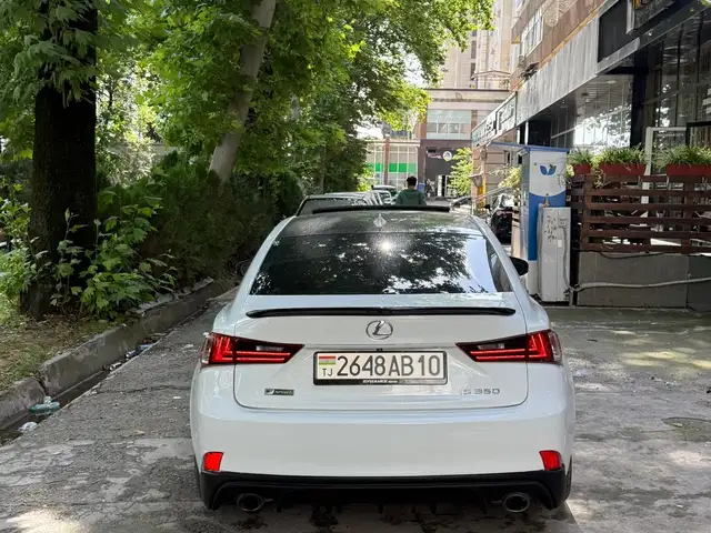 Lexus IS 2016