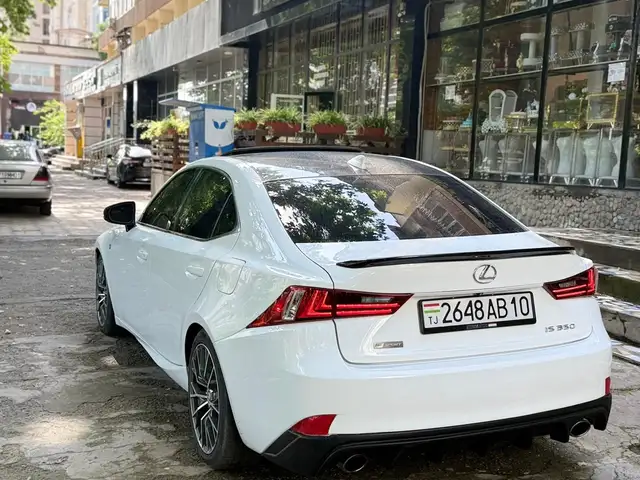 Lexus IS 2016