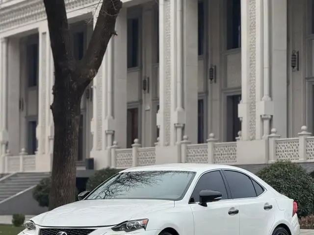 Lexus IS 2014
